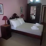 Of Pilgrims D'apulia Hostel *